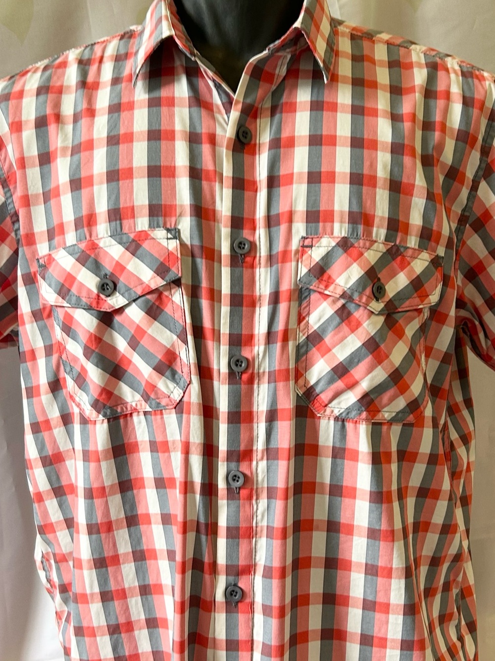 TILLEY mens size large casual button down